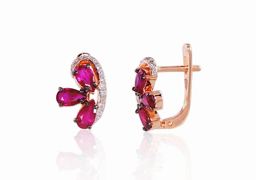 'Inglise' sulguriga kullast kõrvarõngad #1200787(Au-R+PRh-W+PRh-Bk)_DI+RB, Punane Kuld 585°, roodium (kate) , Briljant , Rubiin - Premiumkellad