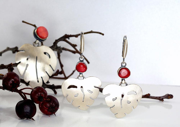 Hõbedast kõrvarõngad #2203265(Matt+POx-MattBk)_CO, Hõbe 925°, oksüüd (kate), Korallid - Premiumkellad