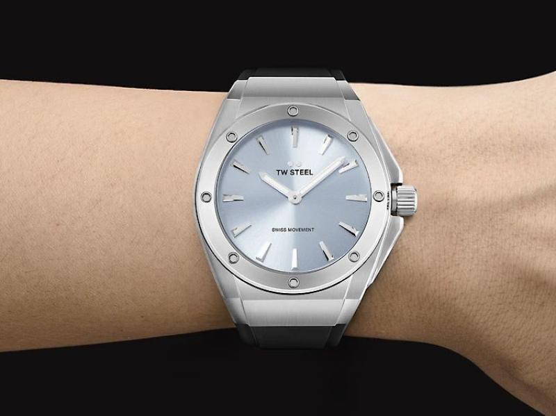 Naiste käekell TW Steel CEO Tech CE4031 - Premiumkellad