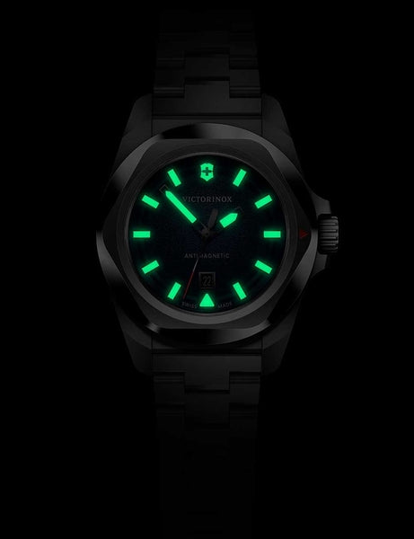 Naiste käekell Victorinox I.N.O.X. Small 242038 - Premiumkellad