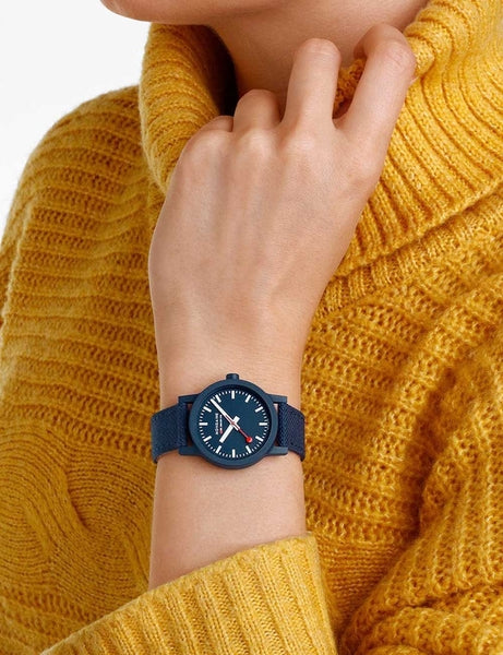 Naiste käekell Mondaine Essence MS1.32140.LD